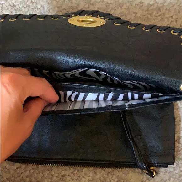 Black and gold clutch - Picture 6 of 6